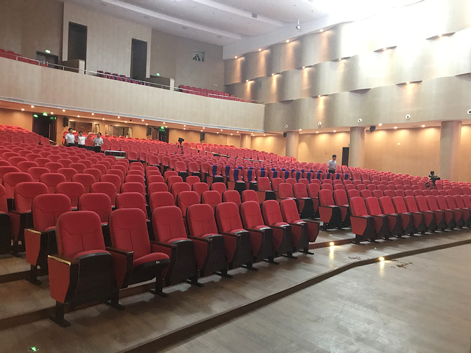 銳豐智能“RF”進駐星愷大劇院—首演喜迎黨的十九大